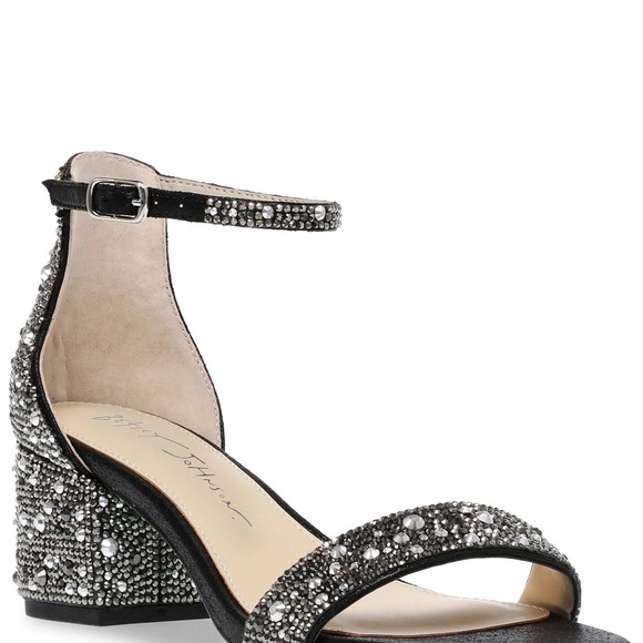 Mari Crystal Ankle Strap Sandal
BETSEY JOHNSON - Picture 3 of 5